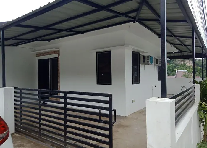 Cozy 2br House & Lot, Near Airport, Ateneo De Cebu, Sm Lacion, Gaisano Grand Mall Holiday home